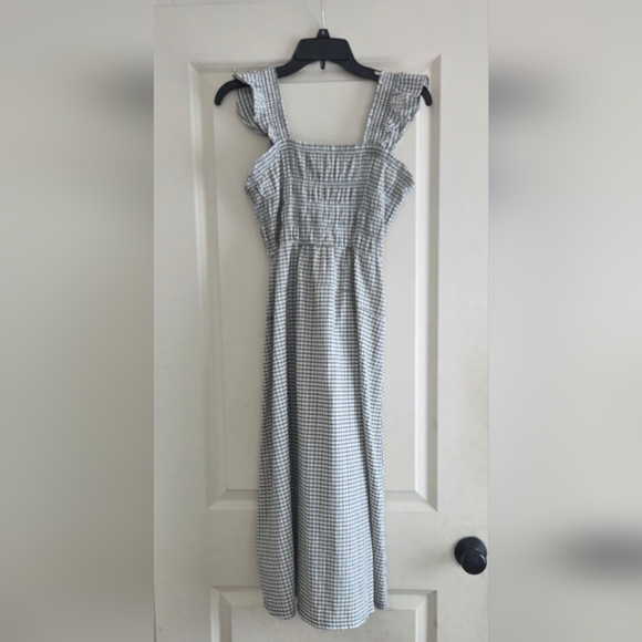 Old Navy Fit And Flare Lightweight Smocked gingham Midi Dress - Picture 2 of 8